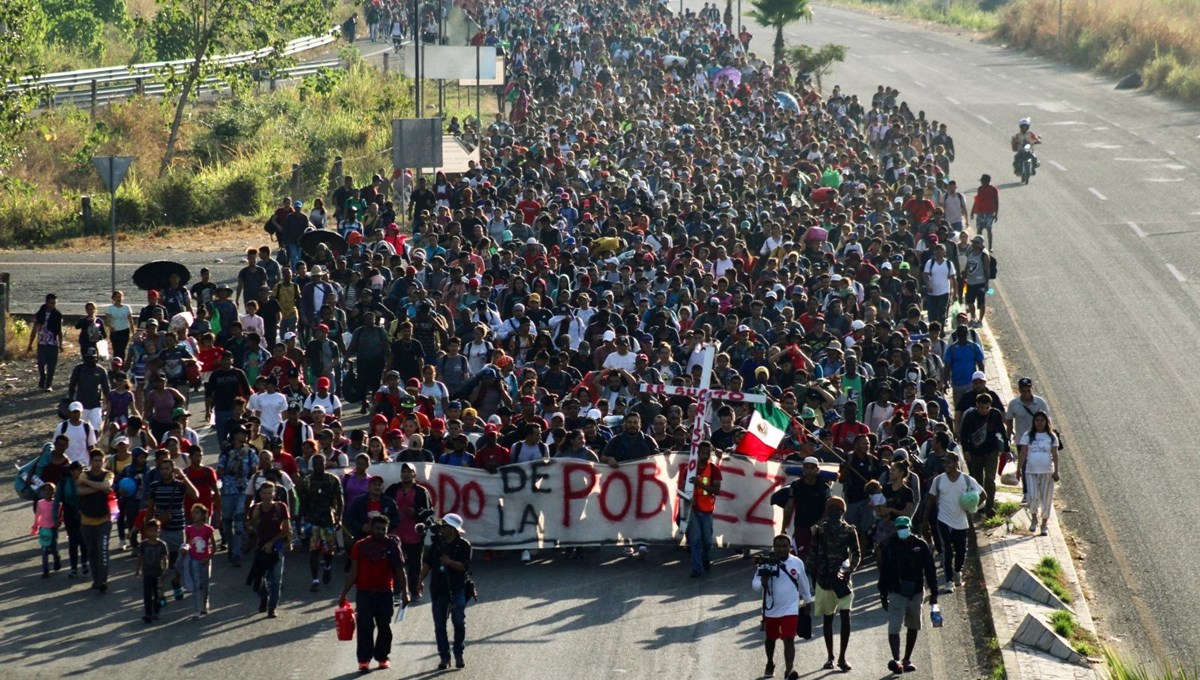 10 bin kişi Meksika'dan ABD'ye yola çıktı