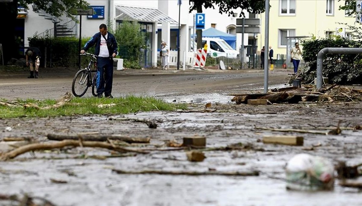 Almanya'da şiddetli yağış hayatı olumsuz etkiliyor