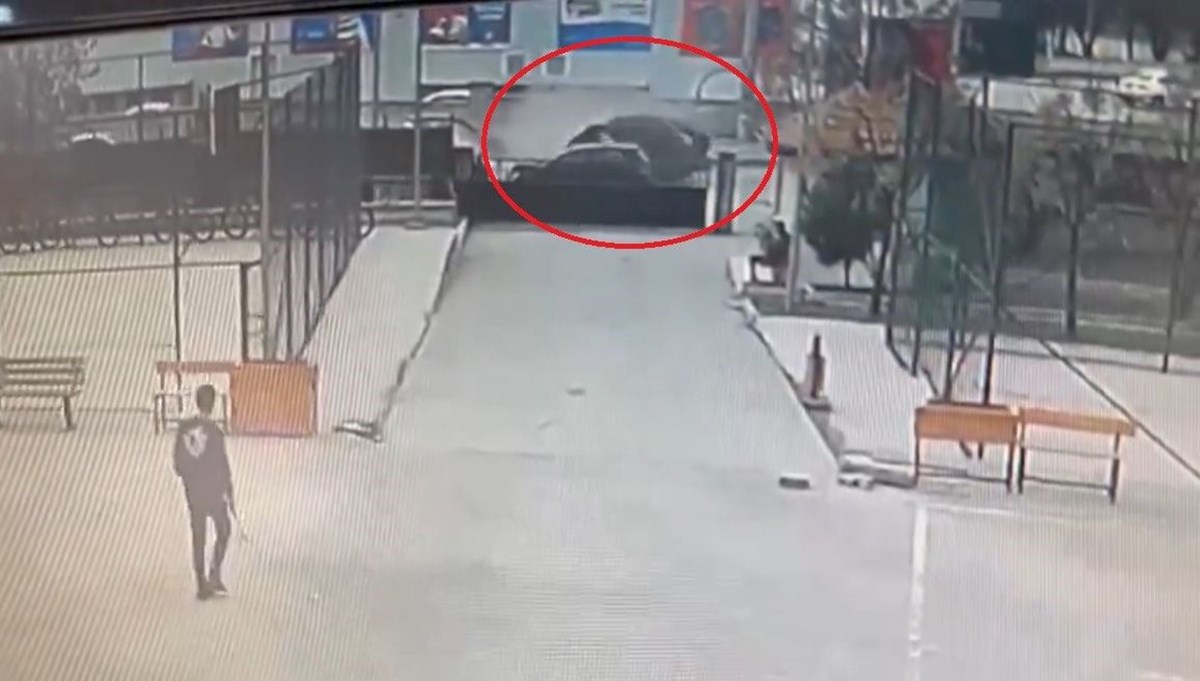 Diyarbakır’da okul önünde kaza kamerada: Facianın eşiğinden dönüldü