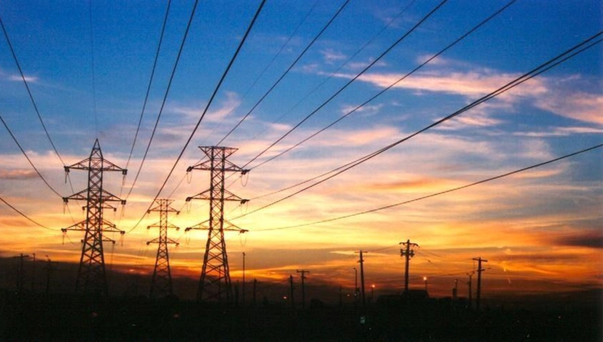 Elektrik şebekesi yönetimi için 21 bin kişi görevde
