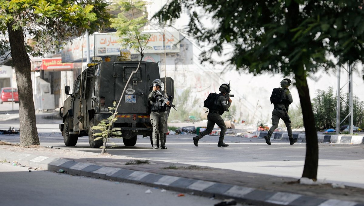 İsrail güçleri ve Yahudi yerleşimciler Batı Şeria'da 7 Filistinliyi yaraladı