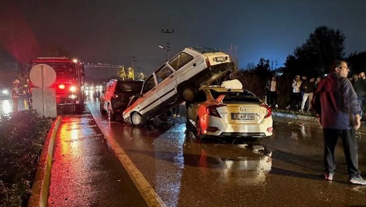 İzmir'de 3 otomobil kazaya karıştı: 1 kişi yaralandı