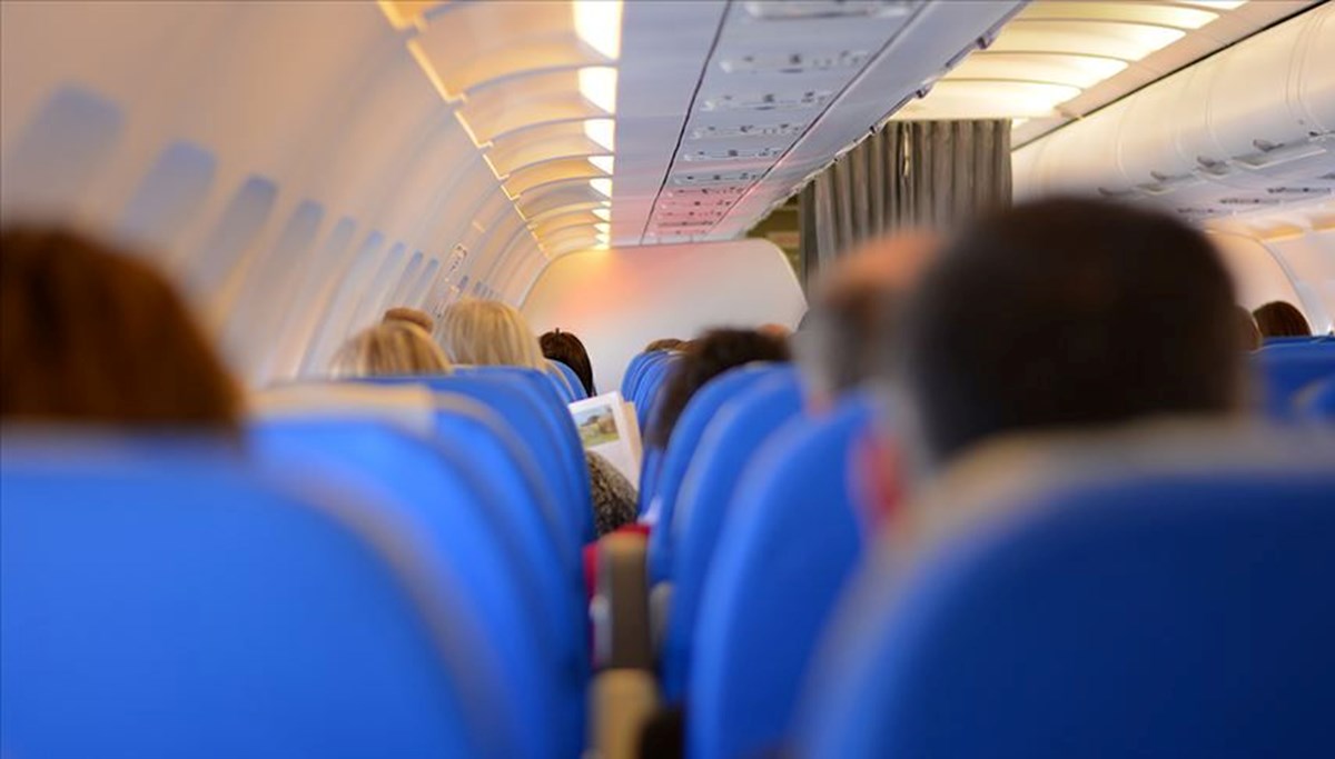 Uçakta soygun: Yolcuların binlerce dolarını çaldı