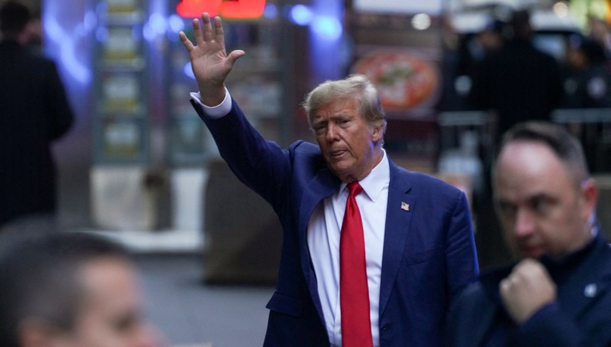 ABD'de başkanlık seçim yarışında Trump, Iowa'daki ön seçimleri kazandı