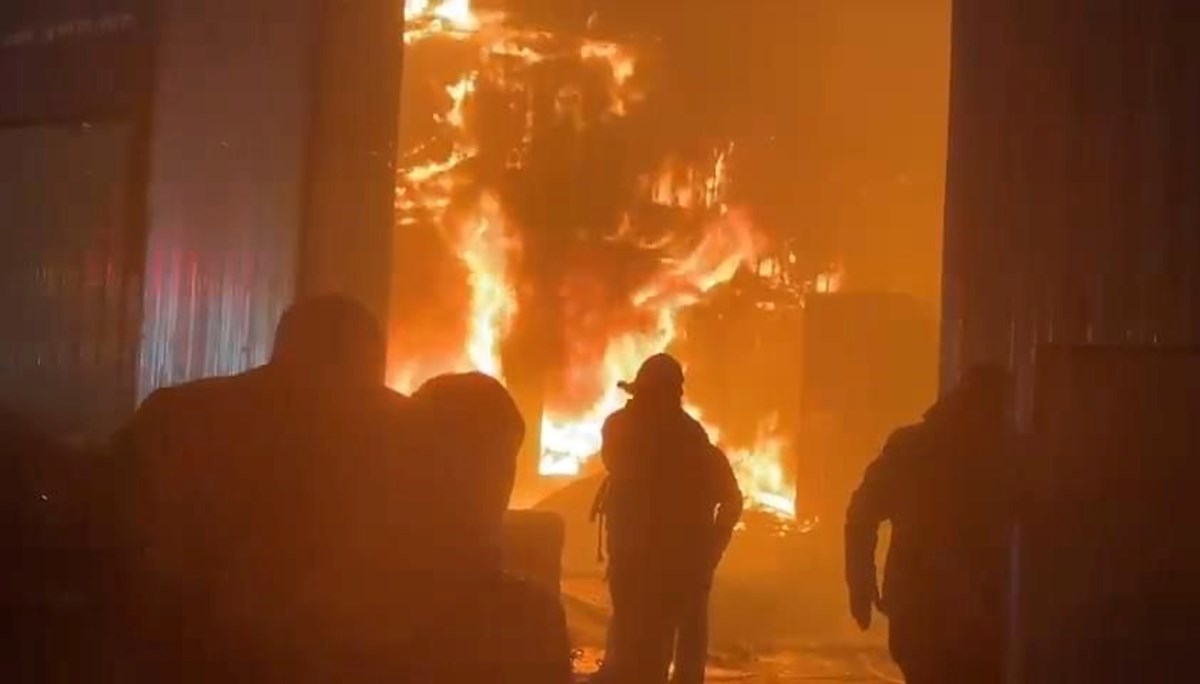 Arnavutköy'de film platosunda yangın