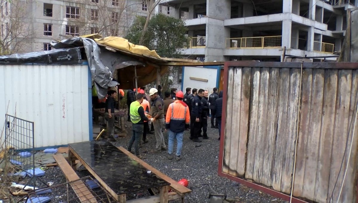 Ataşehir'de işçilerin kaldığı konteynerde yangın çıktı