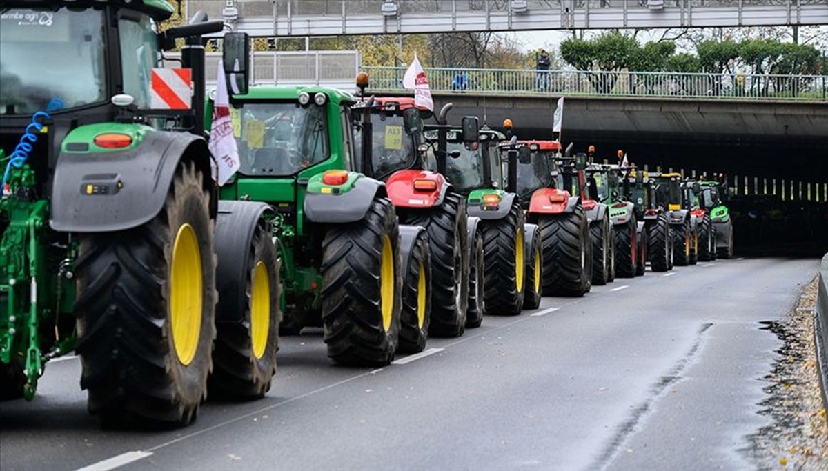 Fransa'da çiftçilerin yol kapama eyleminde 1 kişi öldü