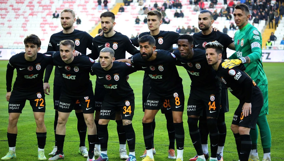 Galatasaray'da 3 değişiklik: Ali Turap Bülbül ilk kez 11'de başladı