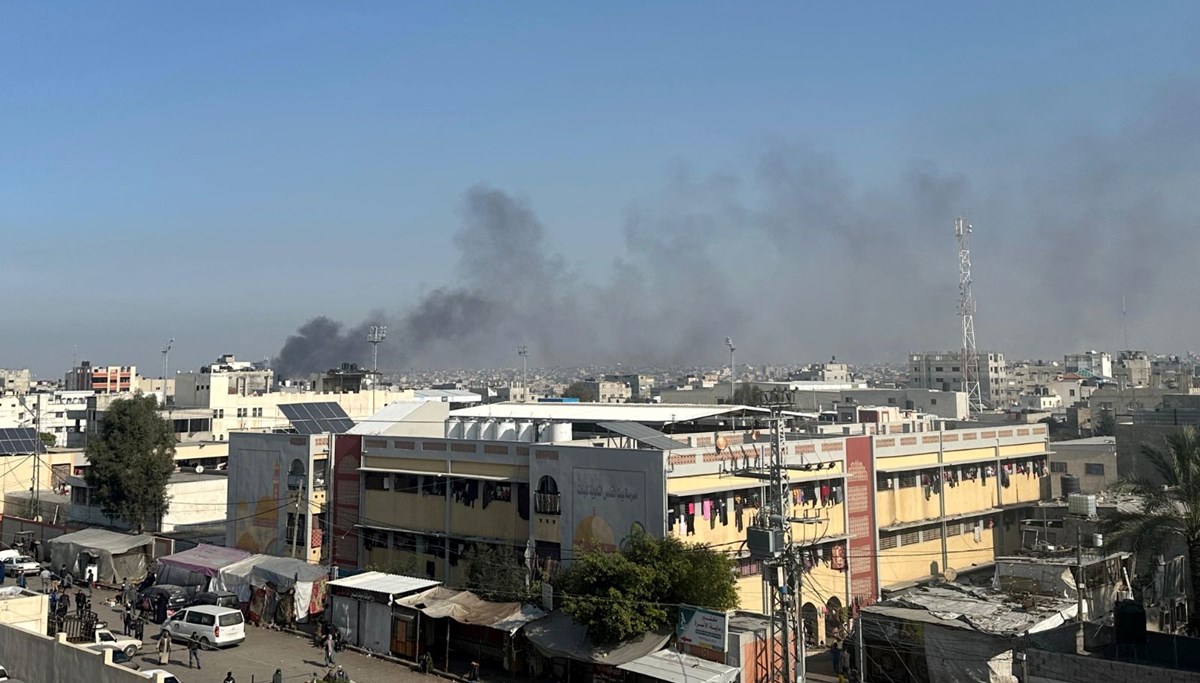 İsrail, Gazze Şeridi'nin çeşitli bölgelerini gece boyunca bombaladı