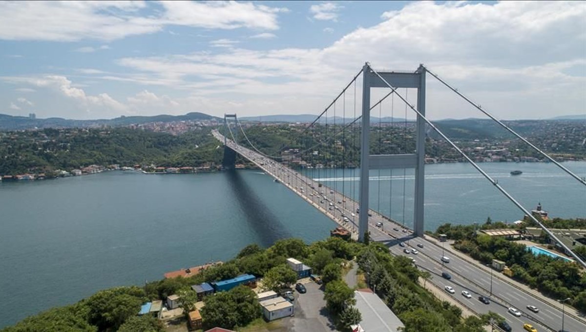 İstanbul Boğazı'nda tanker arızası: Boğaz çift yönlü trafiğe kapatıldı