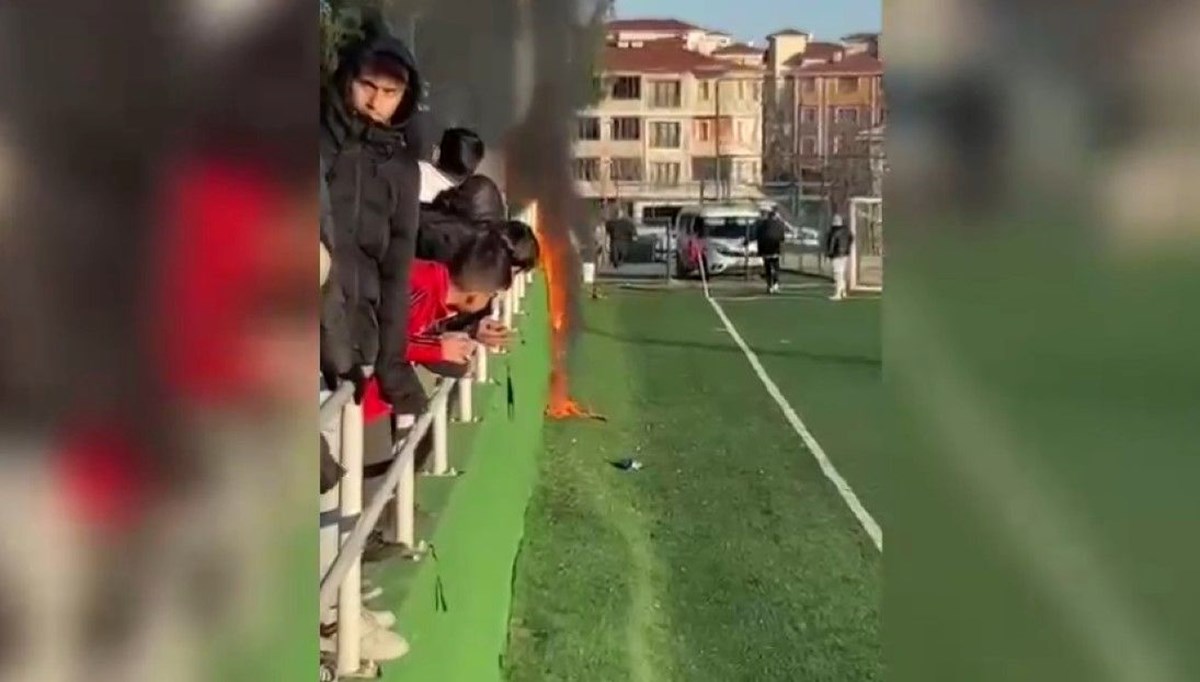 Karabük'te U16 maçında tribünde yangın çıktı