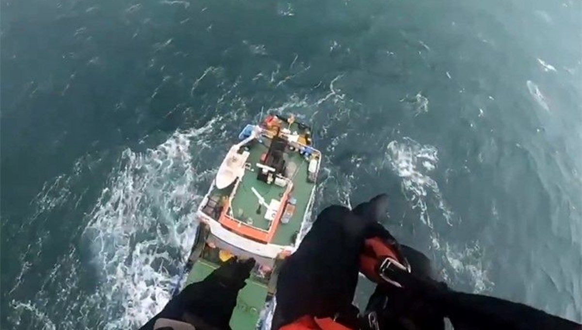 Marmara'da sürüklenen geminin 7 kişilik mürettebatı böyle kurtarıldı