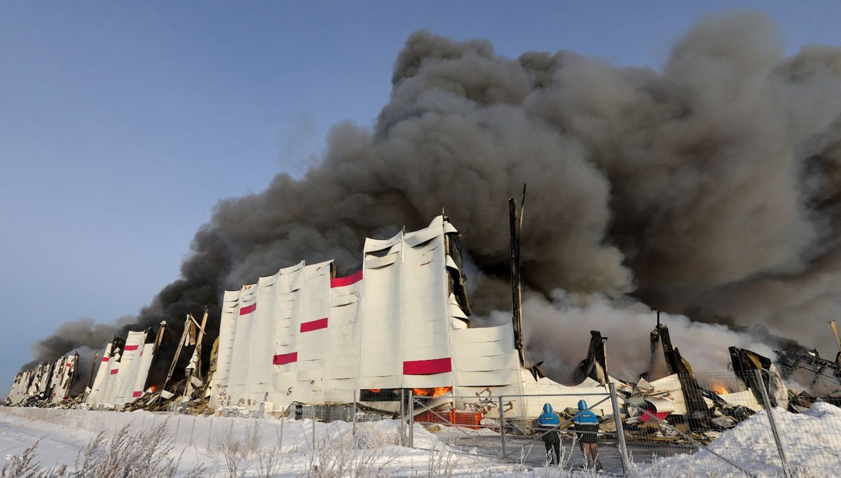 Rusya'nın en büyük e-ticaret platformuna ait depoda yangın: Zarar 126 milyon dolar