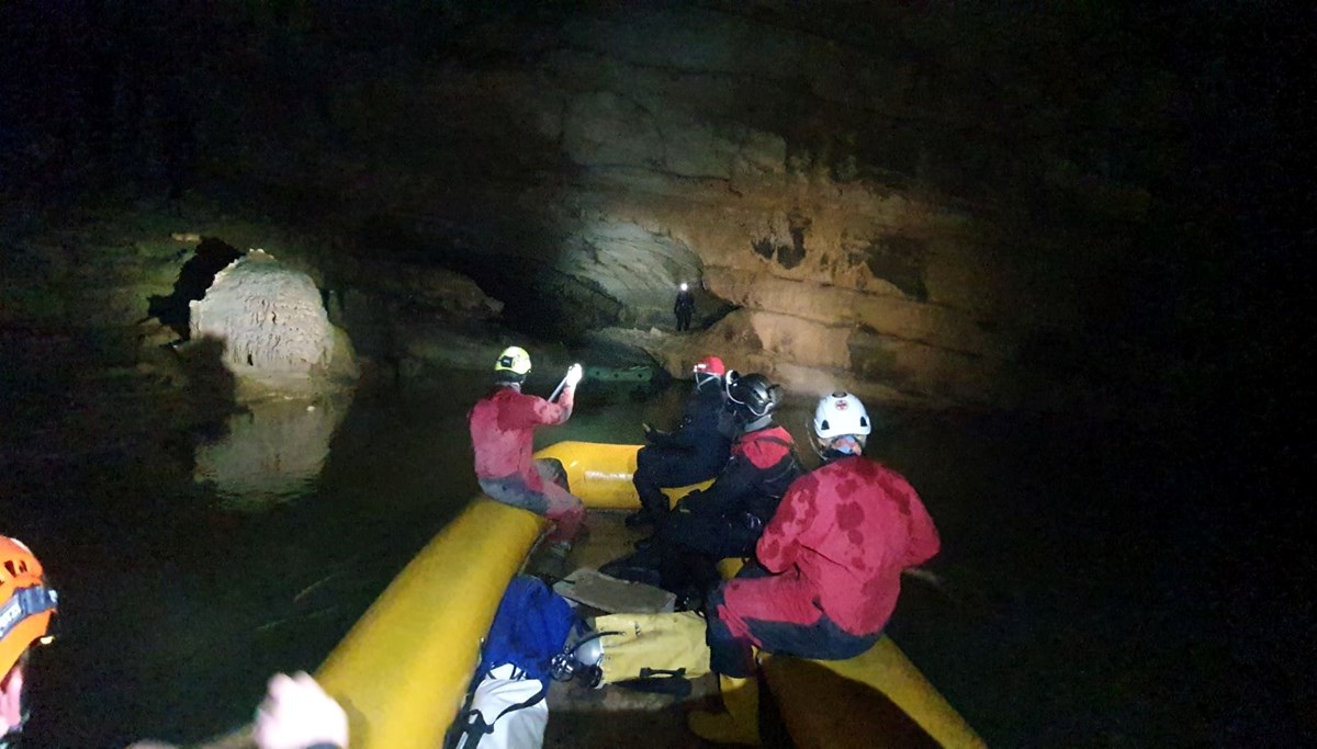 Slovenya’da mağarada mahsur kalan 5 kişi için kurtarma operasyonu başlatıldı