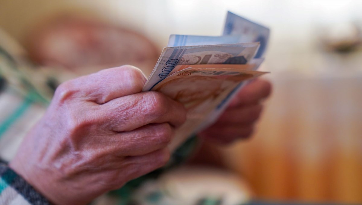 SSK ve Bağ-Kur emeklilerinin zammı ne kadar artırılır? Ekonomistler NTV'de yanıtladı