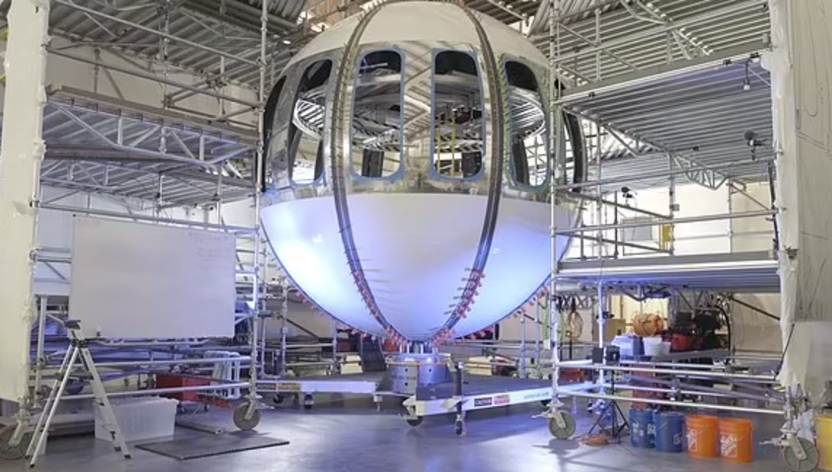 Uzaya balon yolculuğu! Uzay turizmi firması yolcularını Dünya'nın 32 kilometre yukarısına taşıyacak