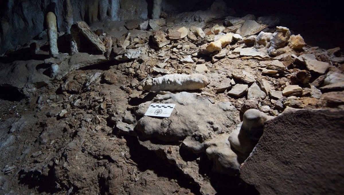 Avrupa'nın en gizemli yapısı keşfedildi: 300 dev kayayı birbirine bağlayan taşlar incelendi