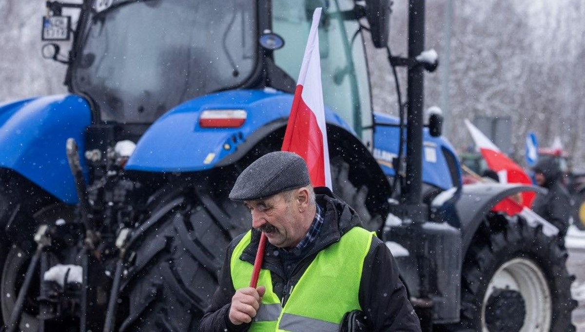 Çiftçi protestoları sürüyor: Polonyalı çiftçiler Ukrayna sınırını kapattı