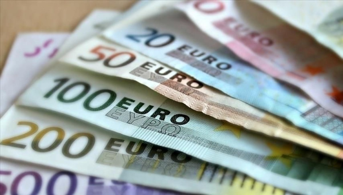 Euro Bölgesi'nde tüketicilerin enflasyon beklentisi düştü