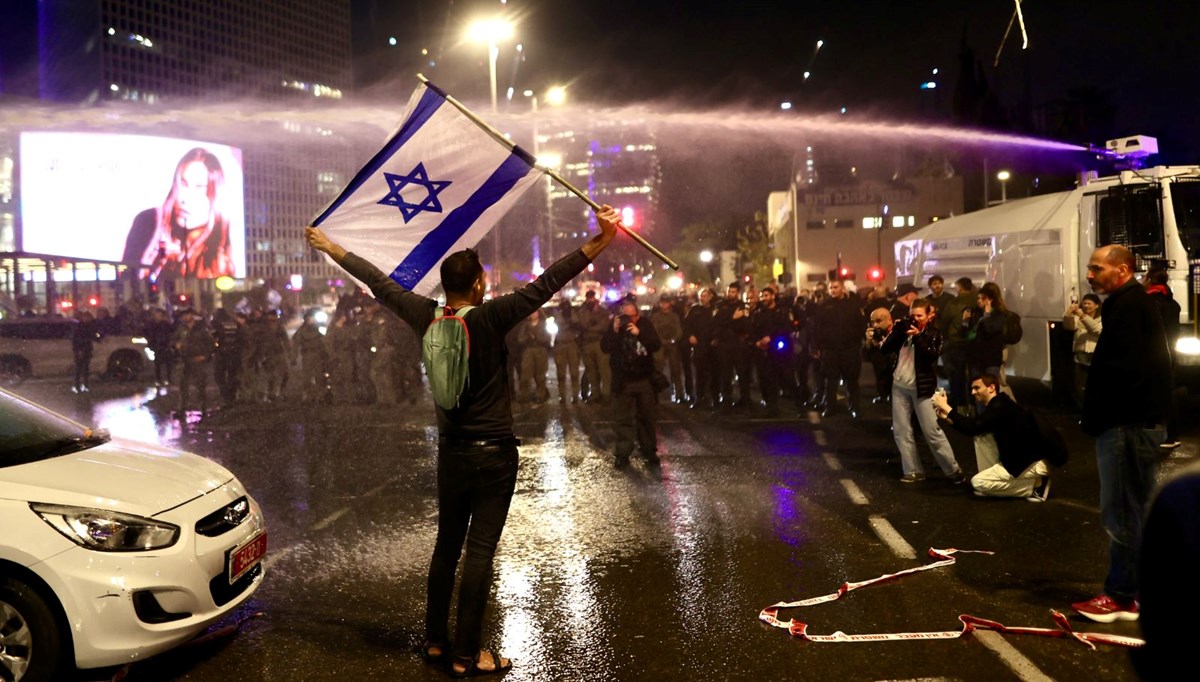 İsrailliler, hükümetin istifası ve erken seçim talebiyle sokakta: Polis müdahale etti