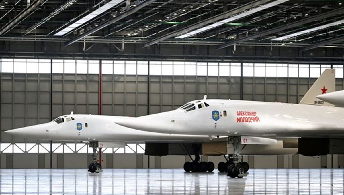 Putin, nükleer başlıkları taşıyabilen askeri uçağı test etti