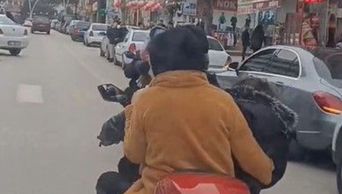 Tokat'ta tehlikeli yolculuk: 2 motosiklette 8 kişi yolculuk yaptılar