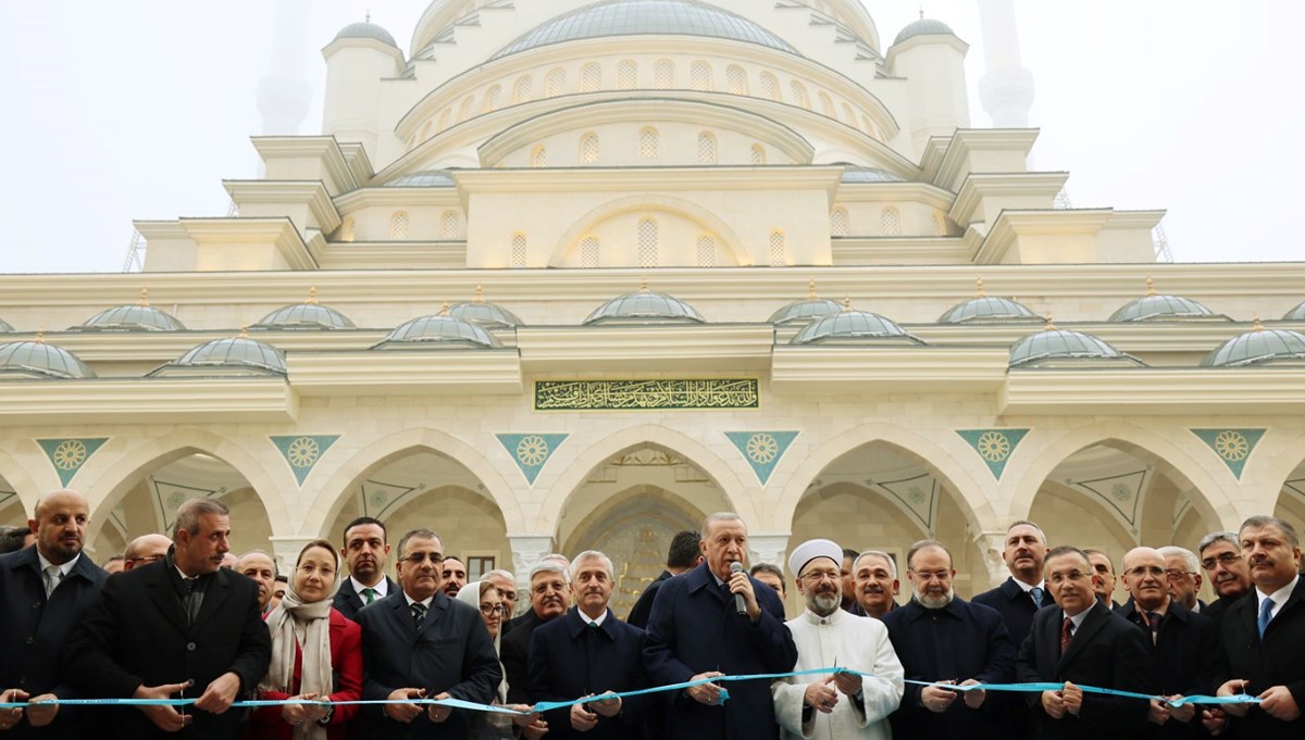 Türkiye'nin en büyük ikinci camisi Şahinbey Millet Camii açıldı: Kurdeleyi Cumhurbaşkanı Erdoğan kesti