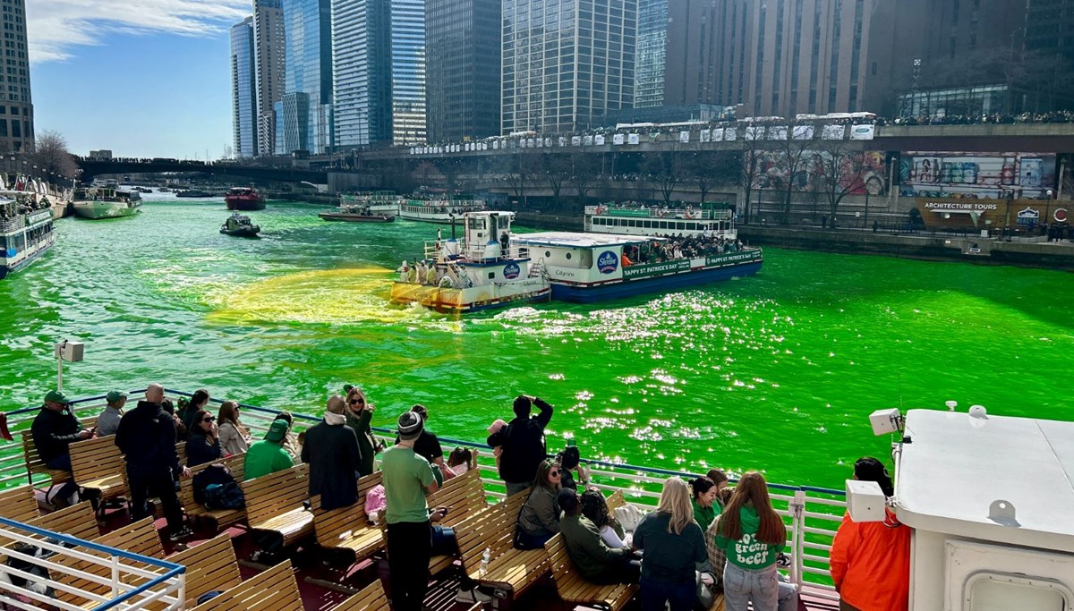 ABD'de Aziz Patrik Günü: Chicago Nehri yeşile boyandı