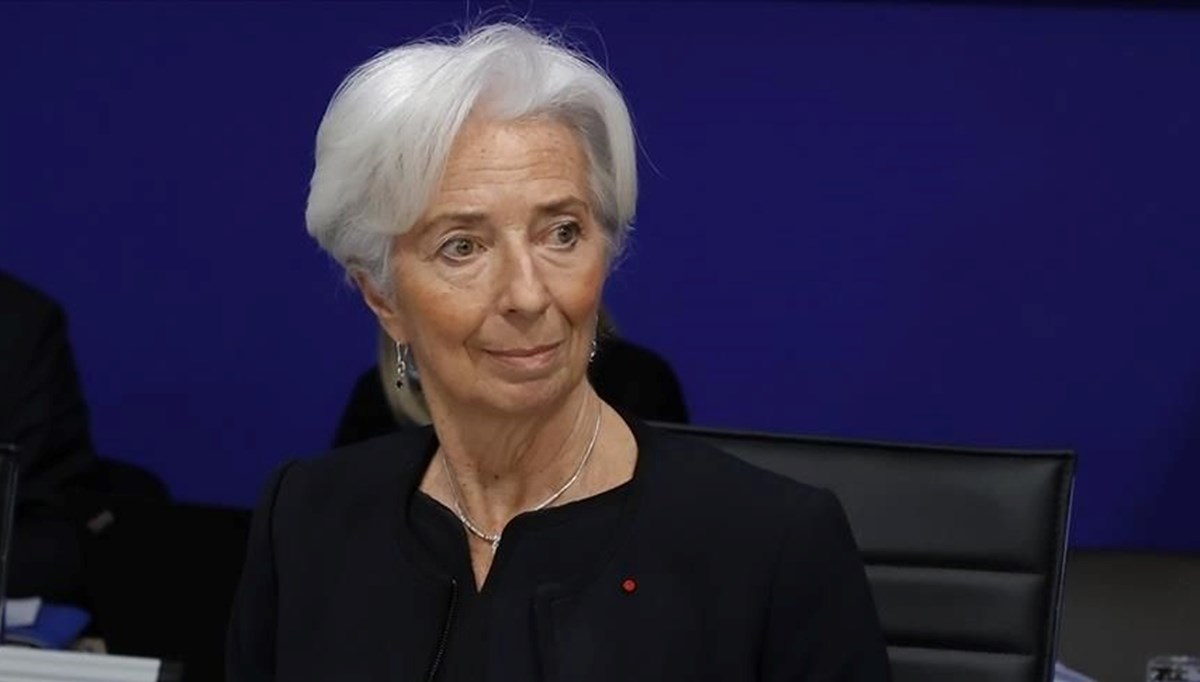 ECB Başkanı Lagarde: Enflasyon düşmeye devam edecek