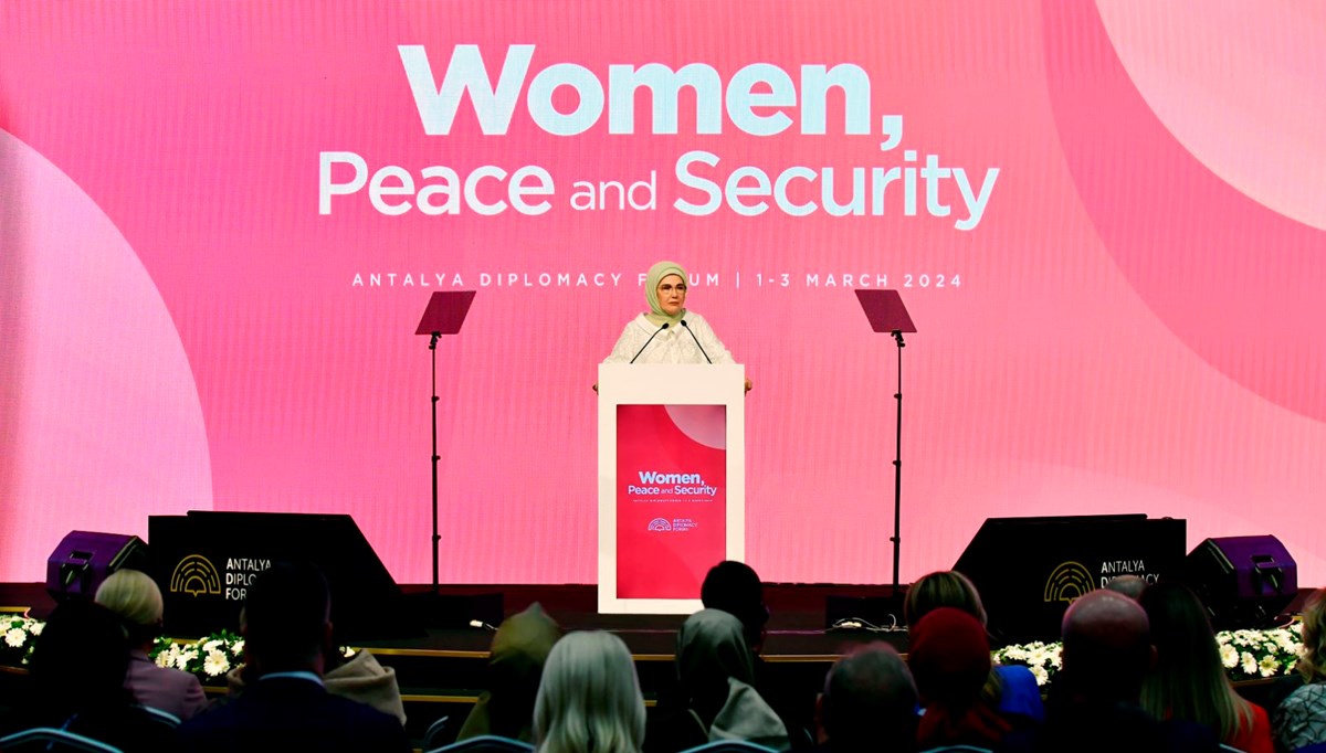 Emine Erdoğan: Kadınların dahil edilmediği bir barış sürecinin başarıyla sonuçlanması beklenemez