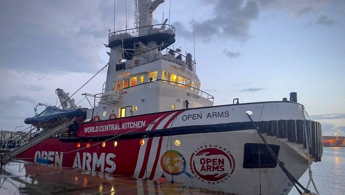 Gazze'ye ilk denizden yardım: Gemi hala Kıbrıs'tan yola çıkmadı