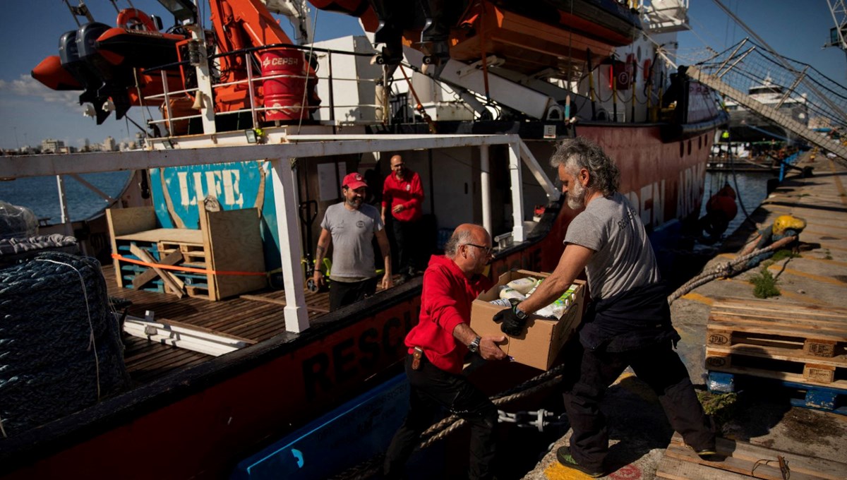 Gazze'ye ilk denizden yardım ulaştı
