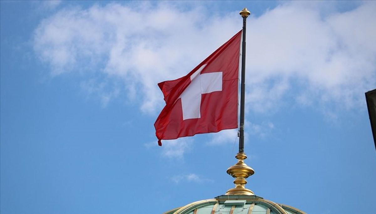 İsviçre'de emekliye yılda bir maaş ikramiyeye onay