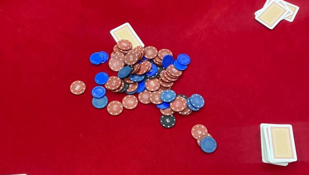 Kocaeli'de kumar oynayan 18 kişiye 115 bin 650 lira ceza