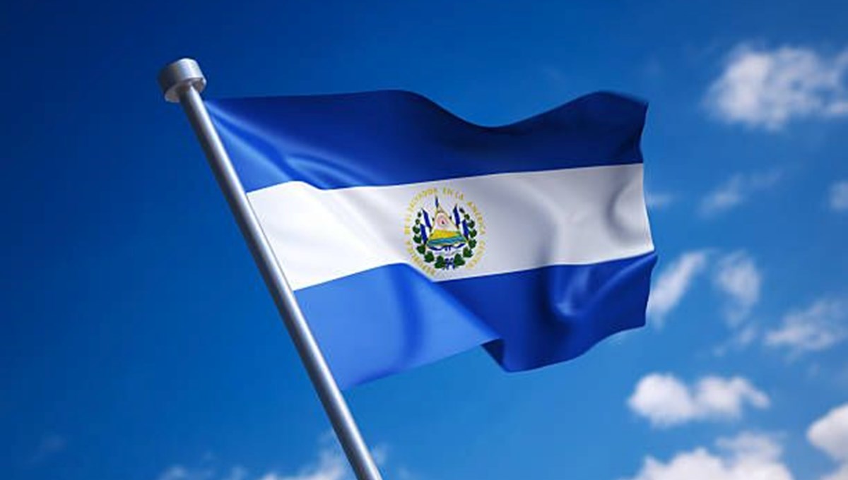 El Salvador'dan vatandaşlık adımı
