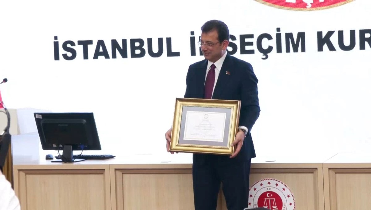 İBB Başkanı Ekrem İmamoğlu mazbatasını aldı