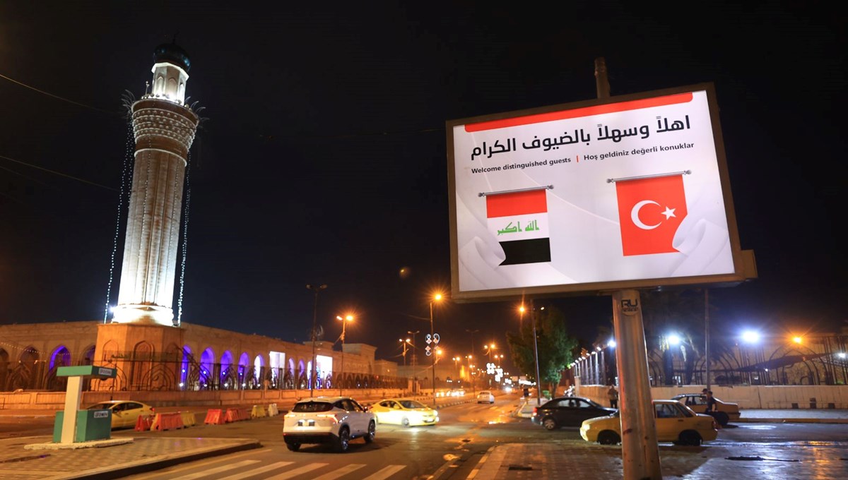 Irak'ta Cumhurbaşkanı Erdoğan'ın ziyareti öncesi caddelere Türk bayrağı asıldı