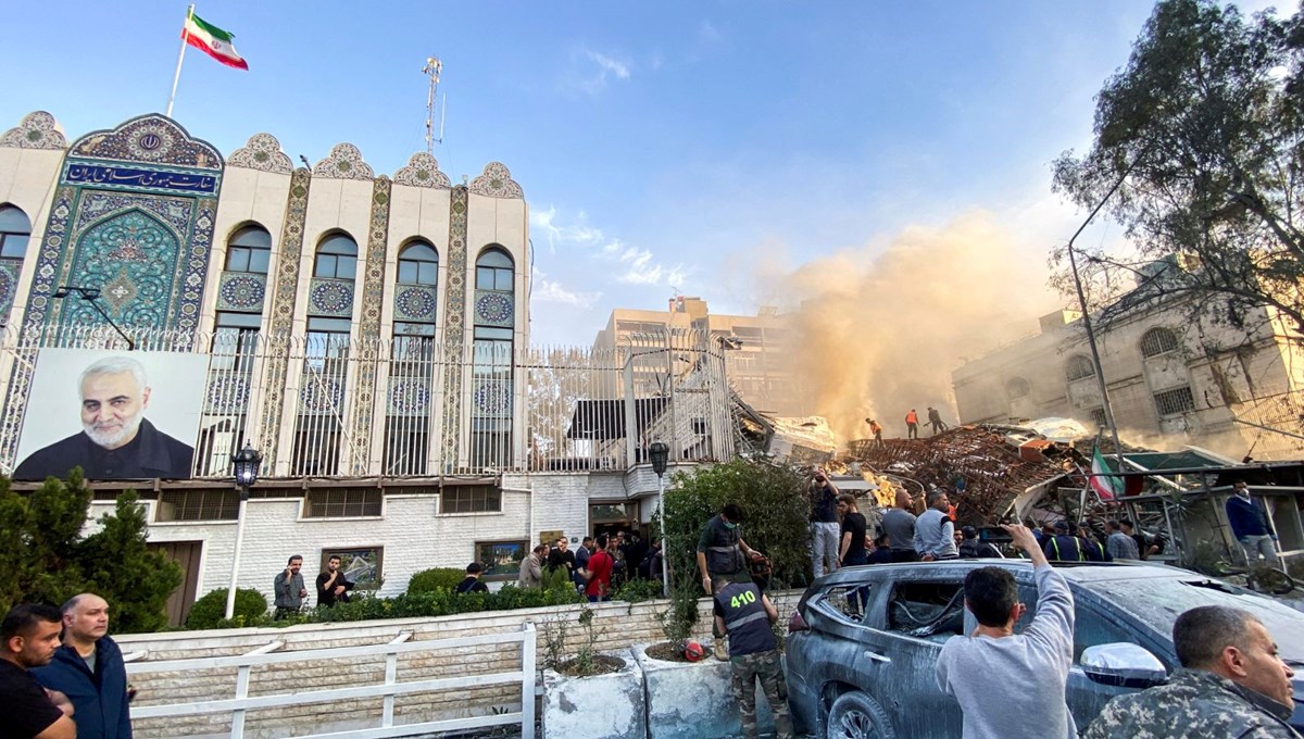İsrail'den Şam'a hava saldırısı | İran: 2 general dahil 7 yetkili öldü