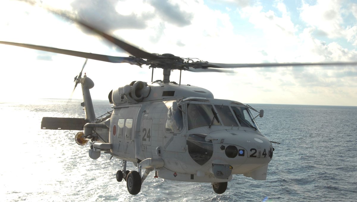 Japon Donanmasına ait 2 helikopter düştü: 1 mürettebat öldü