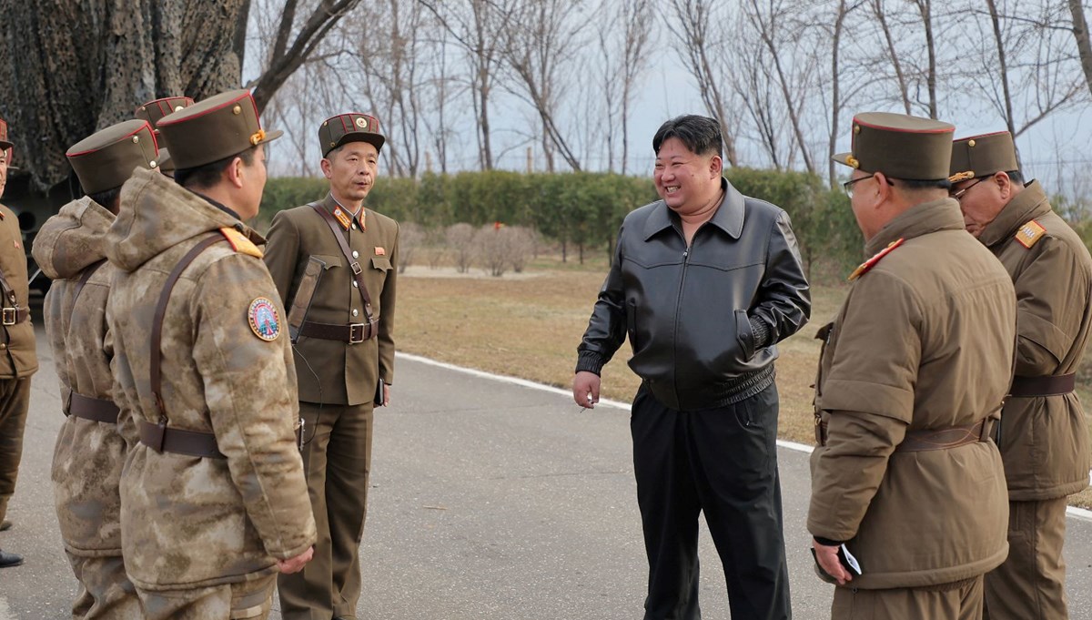 Kim Jong Un yeni füzeleri test etti