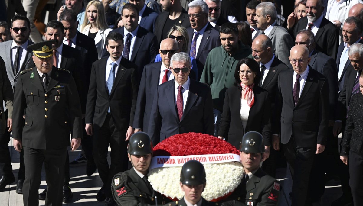 Mansur Yavaş ve Ankara'nın yeni belediye başkanları Anıtkabir'de