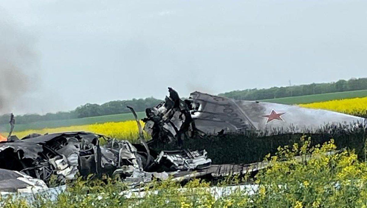 Rusya'da bombardıman uçağı düştü: 1 pilot öldü