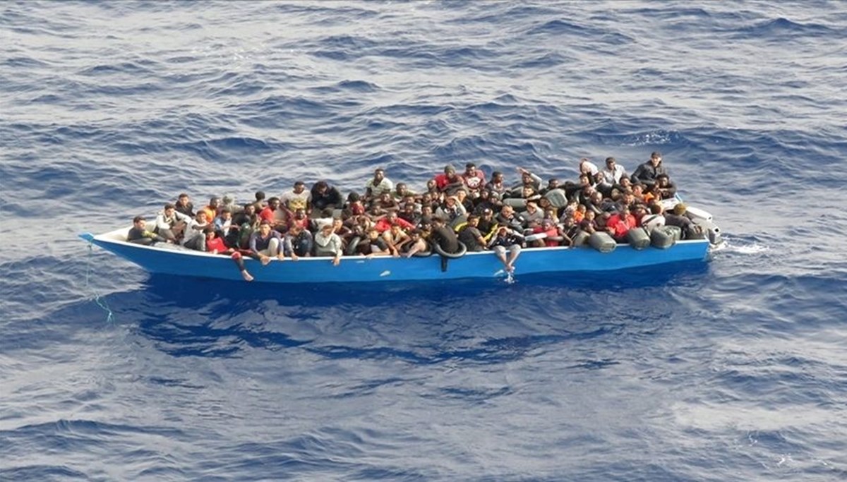 Tunus'ta bin 335 düzensiz göçmen yakalandı