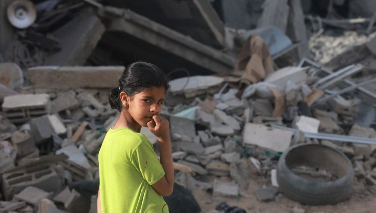 Gazze'de enkaz altında kalan10 binden fazla kişi kayıp