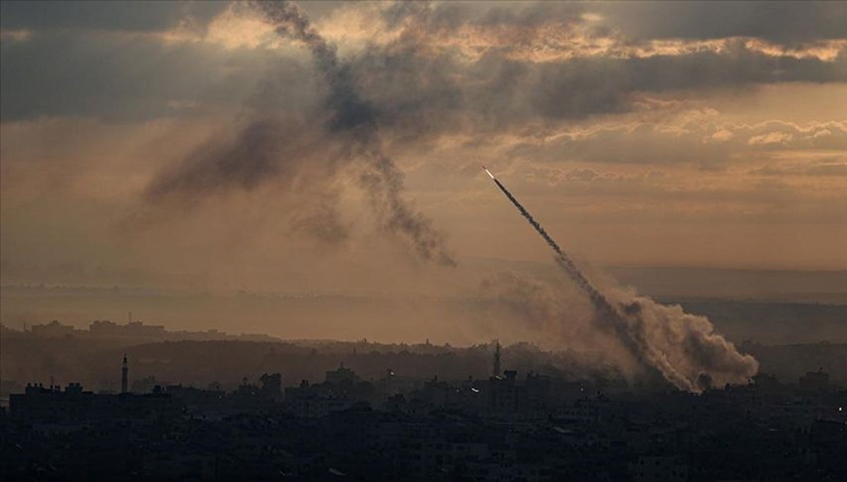 Gazze'nin güneyinden 14 roket atıldı: 1'i İsrail'in Beerşeba şehrine isabet etti