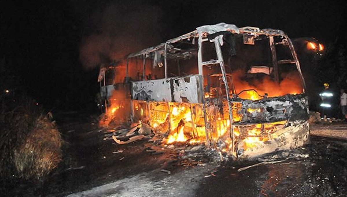 Hindistan'da otobüs faciası: 9 kişi hayatını kaybetti