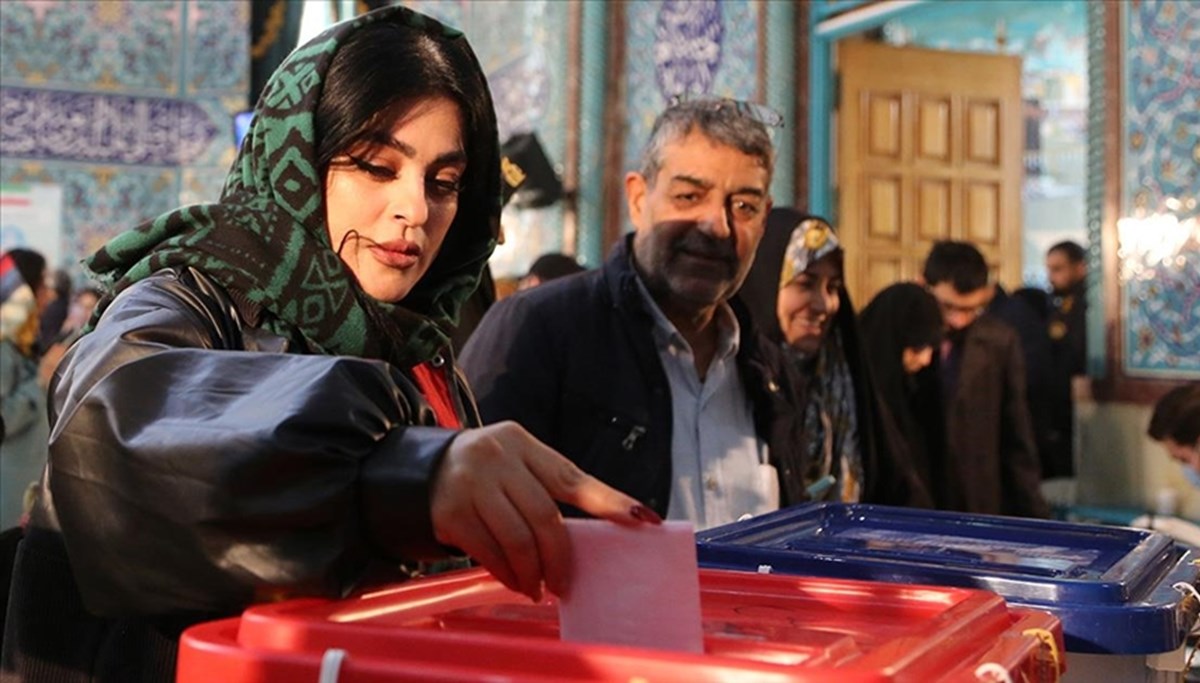İran'da cumhurbaşkanlığı seçimi: Adayların başvuru süreci başladı
