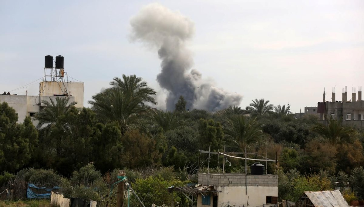 İsrail, Gazze'de bir evi vurdu: 14 ölü