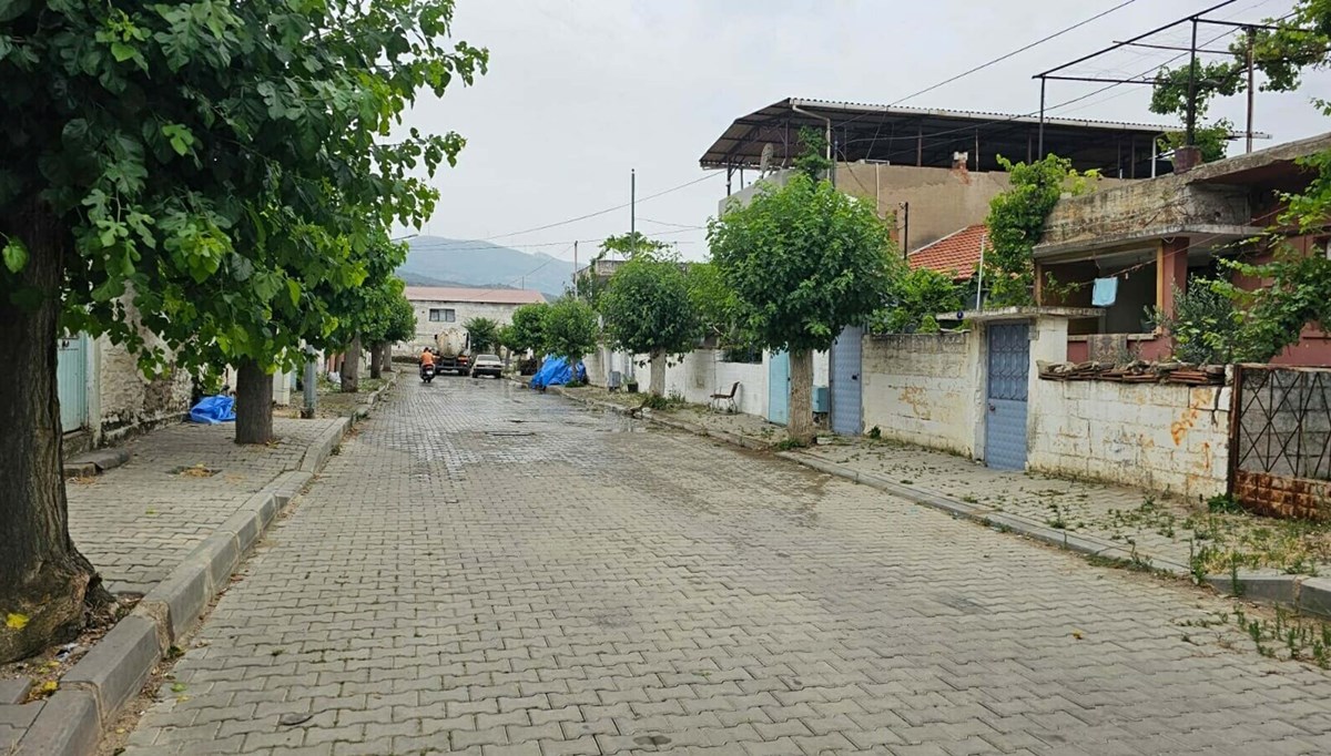 İzmir'de komşu cinayeti: Sokakta karşılaştı, bıçaklayarak öldürdü