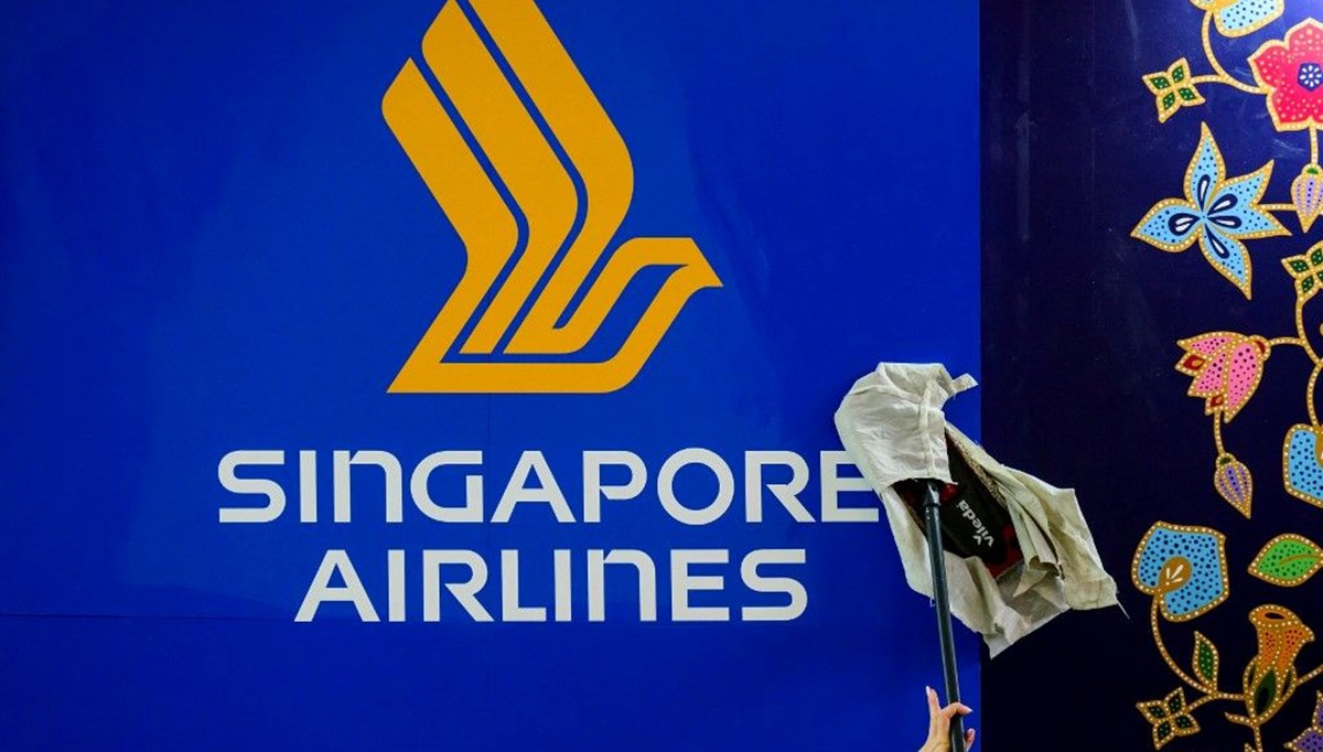 Lonra'dan Singapur'a giden uçak şiddetli türbülansa girdi: 1 yolcu öldü